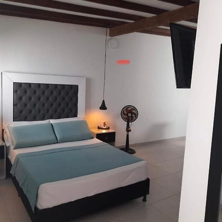 Vip Apartasuites Rosales Medellín Exterior foto