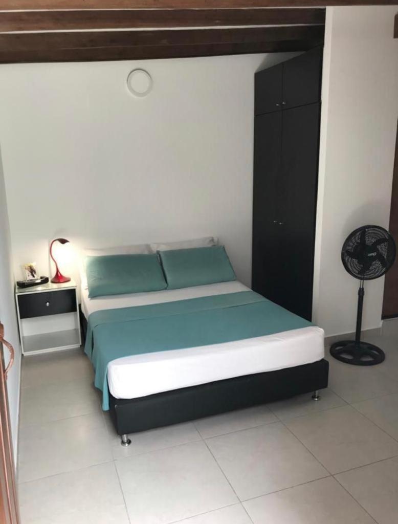 Vip Apartasuites Rosales Medellín Exterior foto
