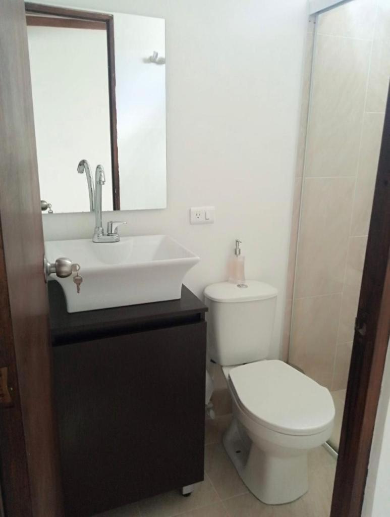Vip Apartasuites Rosales Medellín Exterior foto